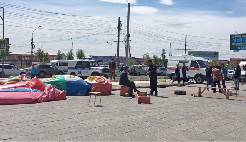 Трое детей оказались в реанимации, попрыгав на городском батуте