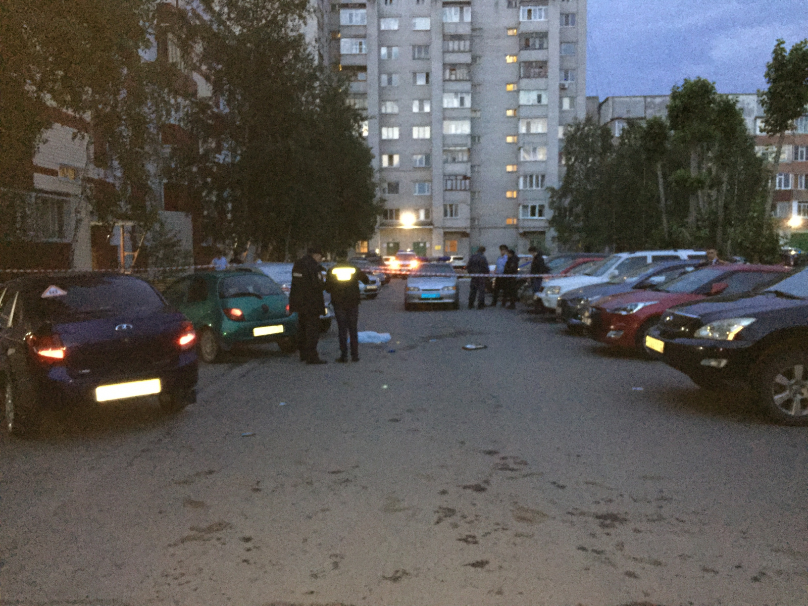 В Сургуте сотрудник МЧС убил одного полицейского и ранил второго