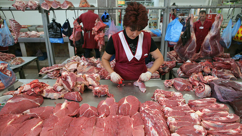 Россиянам не хватает денег на мясо