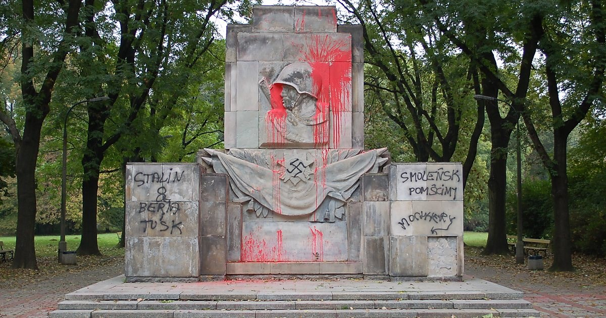 В Европе осудили неофашизм