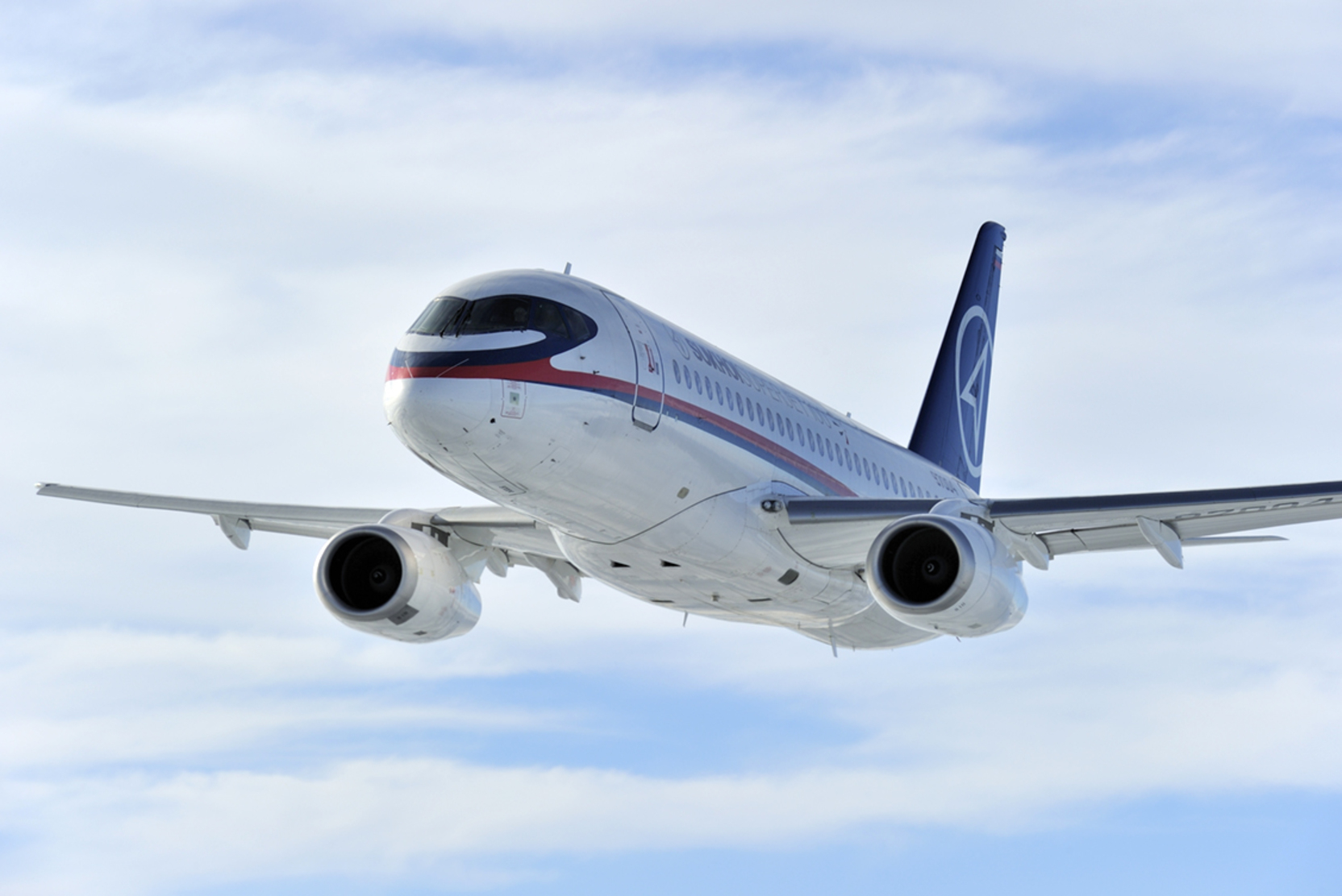 Правительство потратит на «русификацию» SuperJet еще 15 млрд рублей