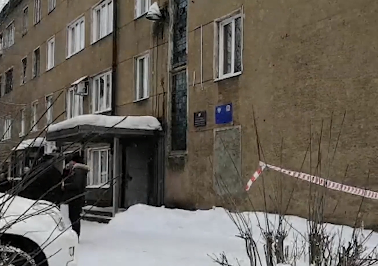 В Новокузнецке мужчина открыл огонь в здании мирового суда