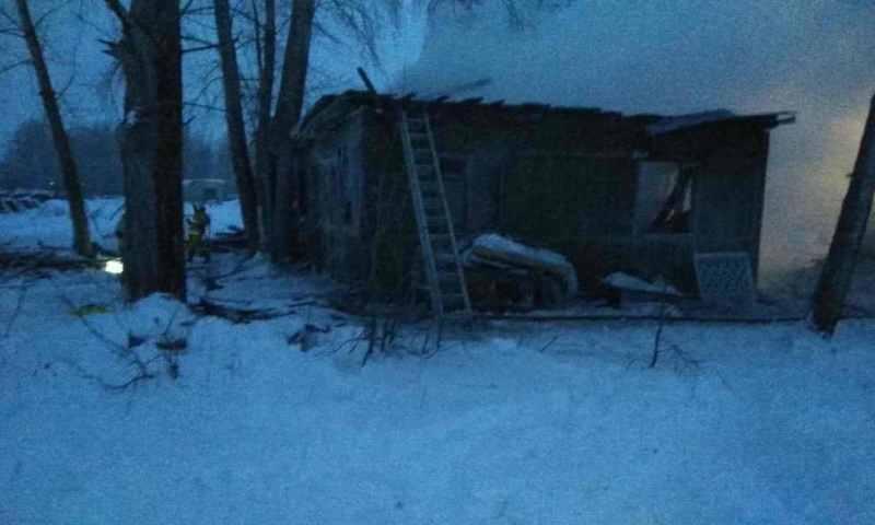 В Томской области при пожаре в жилом доме погибло 11 человек