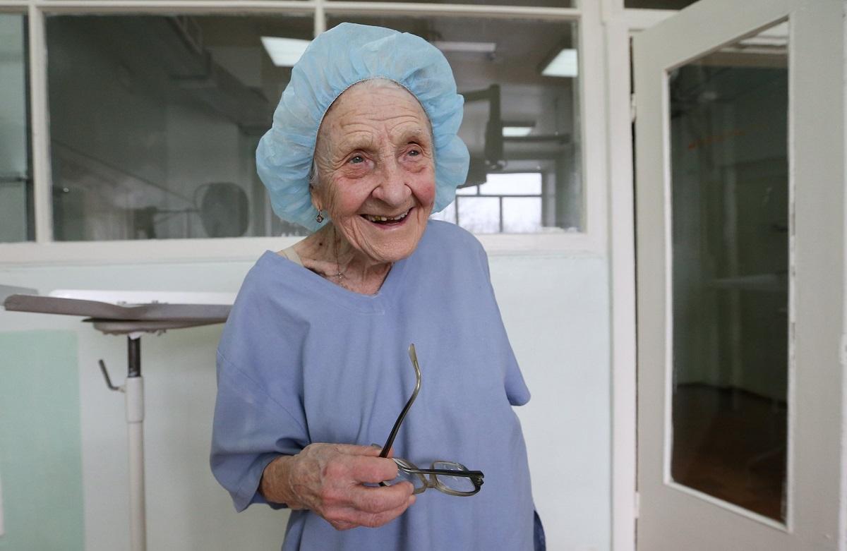 Ушла из жизни старейший практикующий хирург в России Алла Левушкина