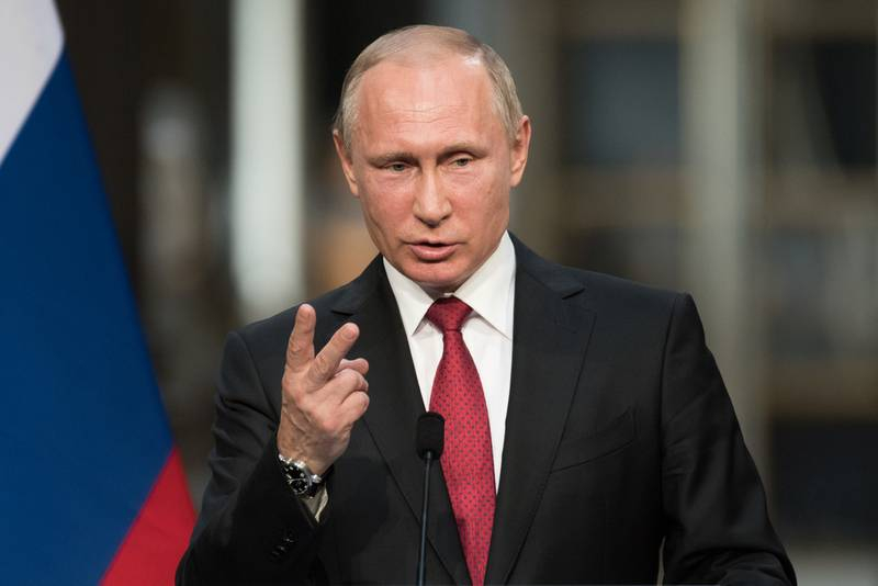 Путин объяснил, почему россияне не зарабатывают по $2700 в месяц