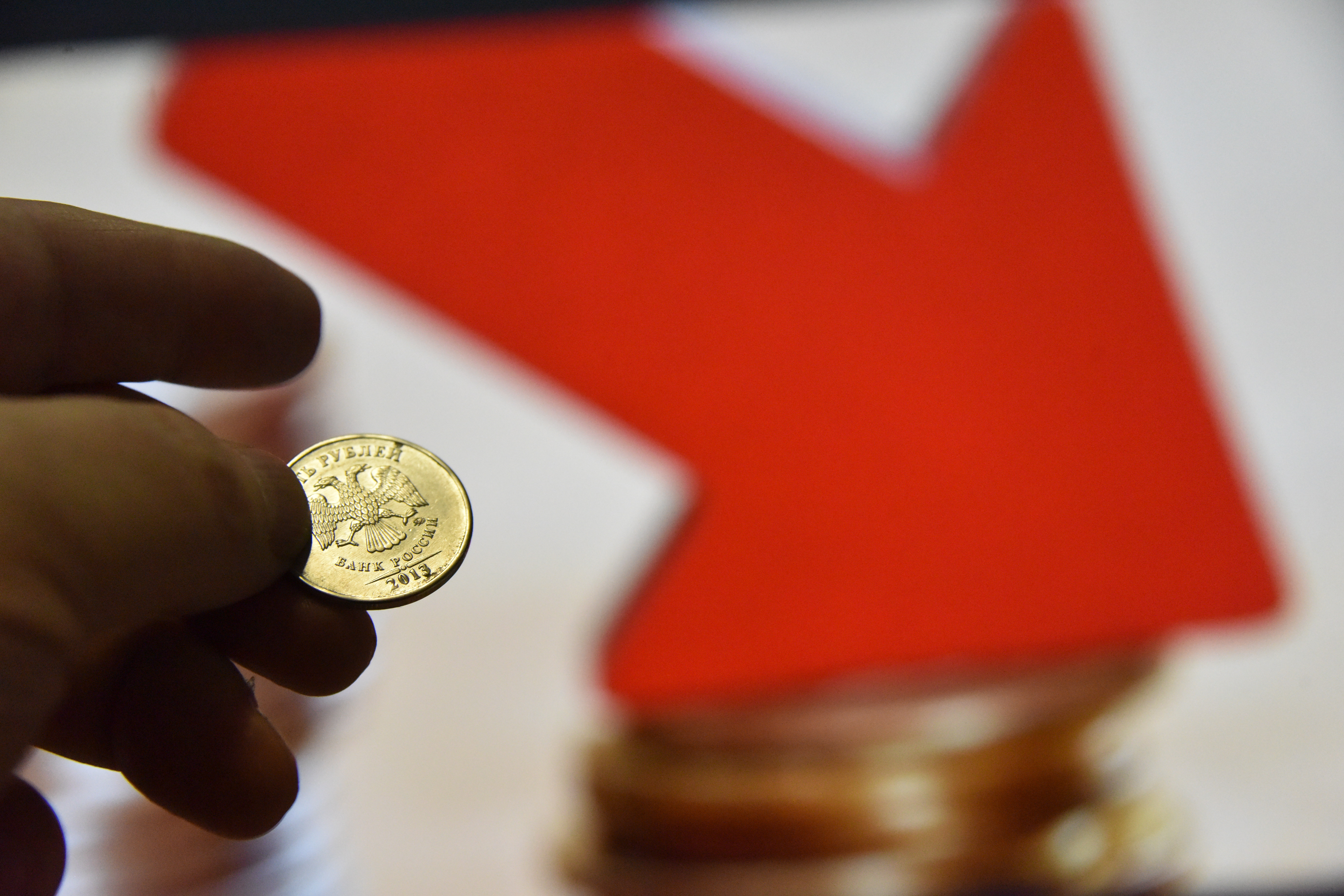 Падение цен на нефть привело к обвалу рубля