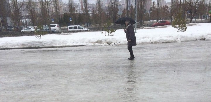 “Каток для извращенцев”: россиянка пожаловалась мэру города на него же самого