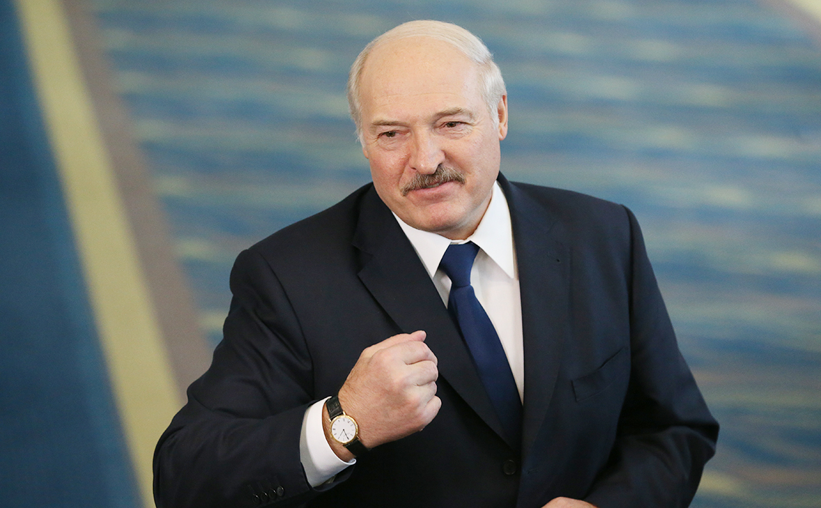 Лукашенко предложил белорусам спасаться от коронавируса сливочным маслом
