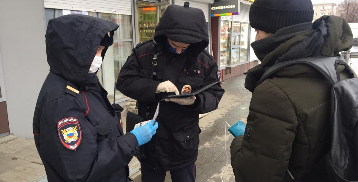 Что делать, если полицейский пытается вас задержать во время карантина