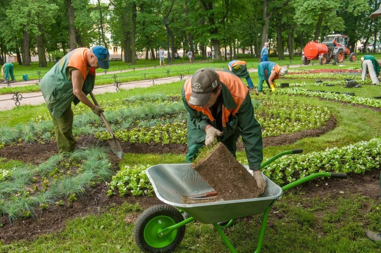 Сотрудников остановившихся предприятий предложено отправить на общественные работы
