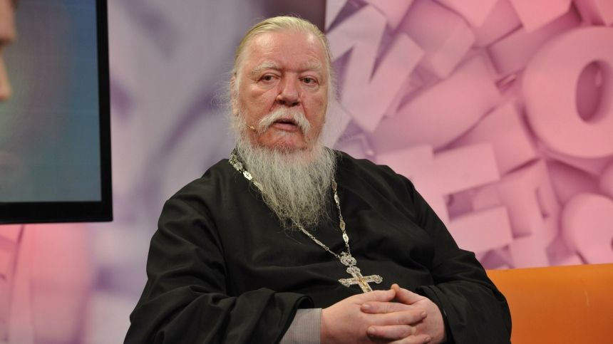 Протоиерей Смирнов дал комментарий по поводу своего подключения к ИВЛ