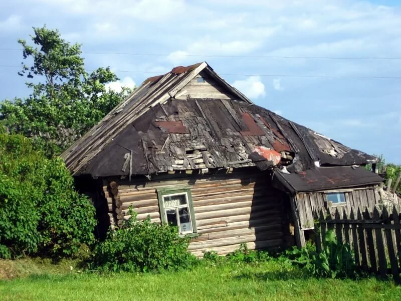 В Нижегородской области взрослая дочь влачит полуживотное существование, чтобы не бросать безумную мать