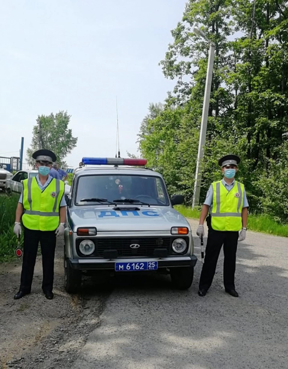 Полицейские помогли беременной во время схваток прямо в салоне автобуса