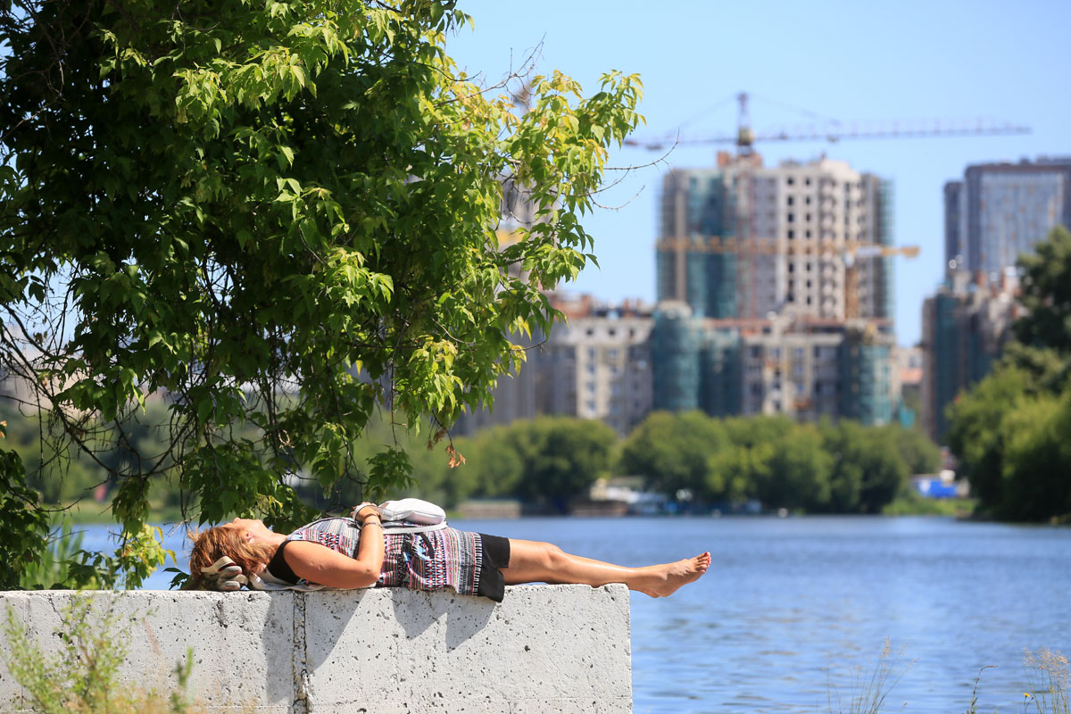 В Москву в ближайшую неделю придет летнее пекло
