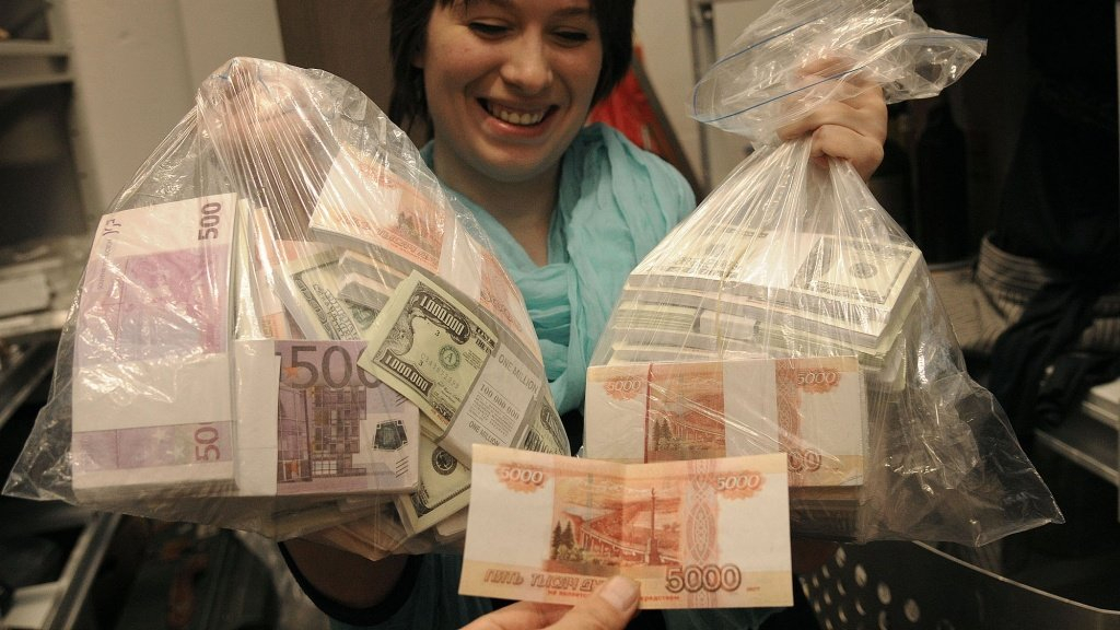 Заработок до четверти миллиона в месяц: самые оплачиваемые профессии на “удаленке”