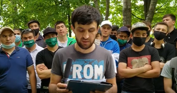 «Это не работа, это рабство!» Курьеры Delivery Club начали бессрочную забастовку в Москве