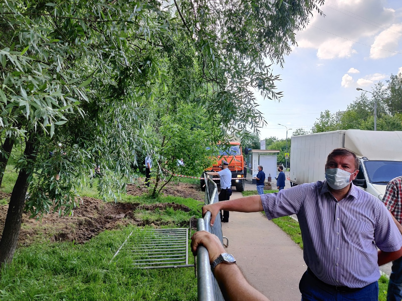 В Бибирево сотрудники полиции задержали протестующих против строительства дома по программе реновации