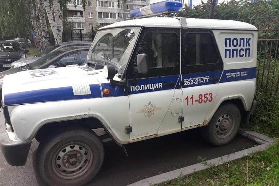 В Екатеринбурге осудили троих экс-полицейских, изнасиловавших девушку в служебном УАЗике