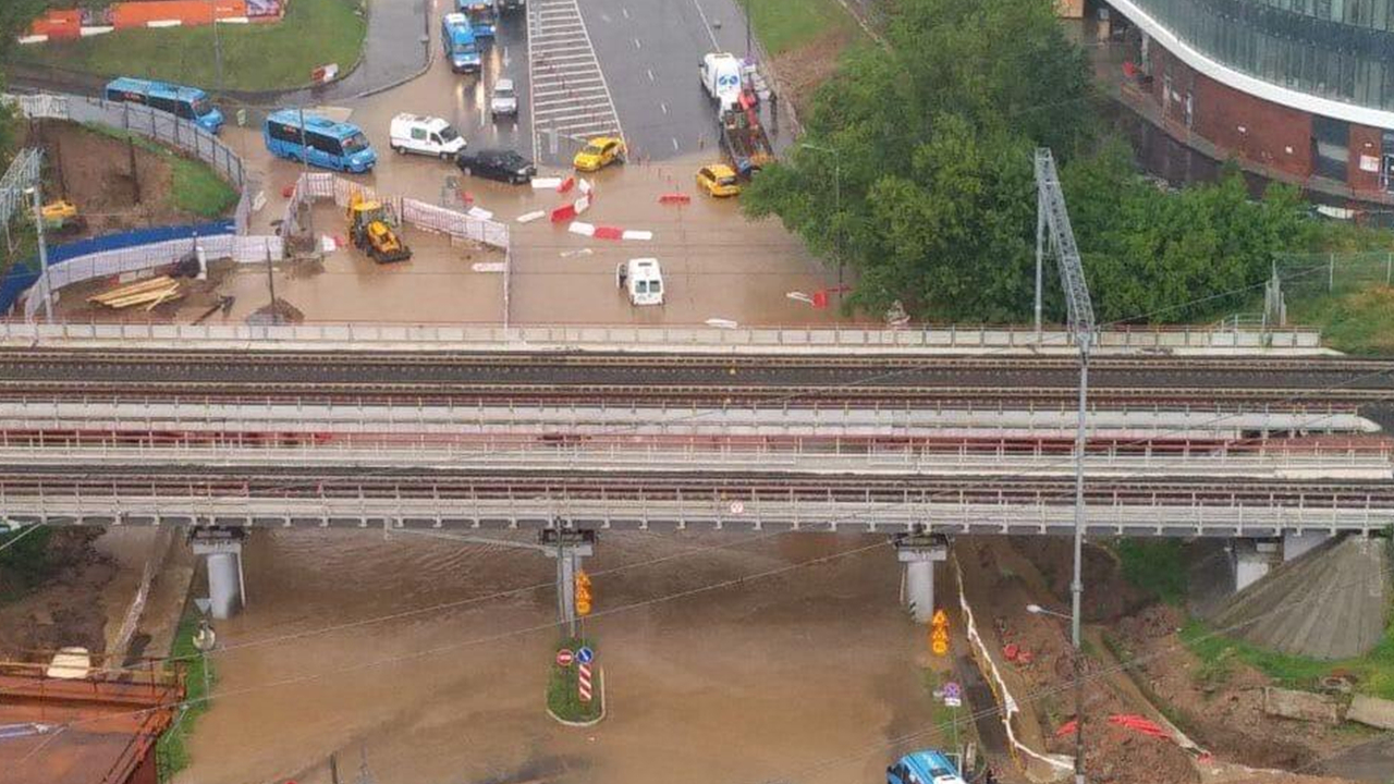 Москву затопило