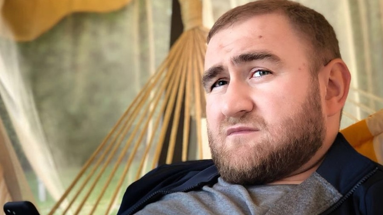 Генпрокуратура потребовала изъять у экс-сенатора Арашукова 1,5 млрд рублей