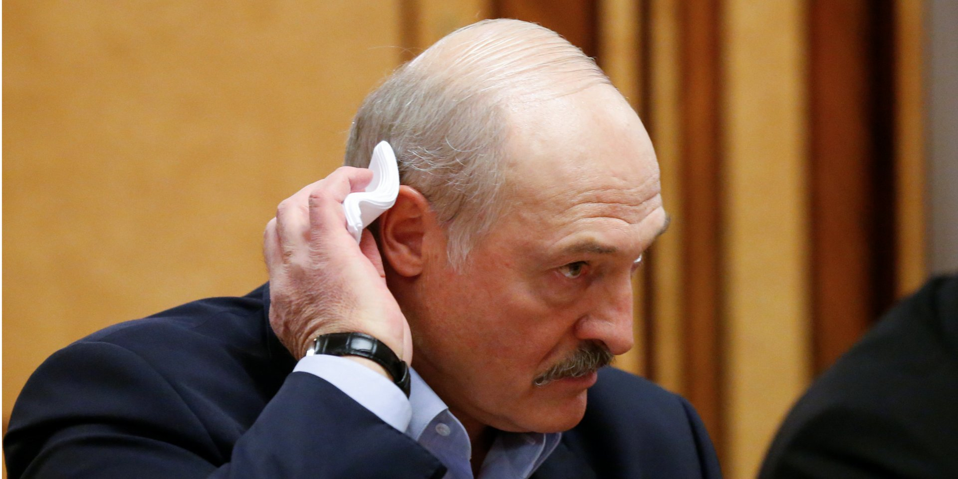 Лукашенко захотел помощи Путина