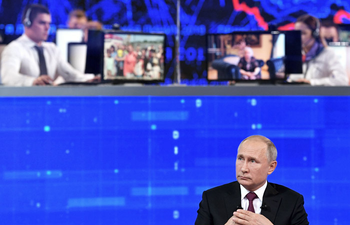 Прямую линию с Путиным в этом году отменили