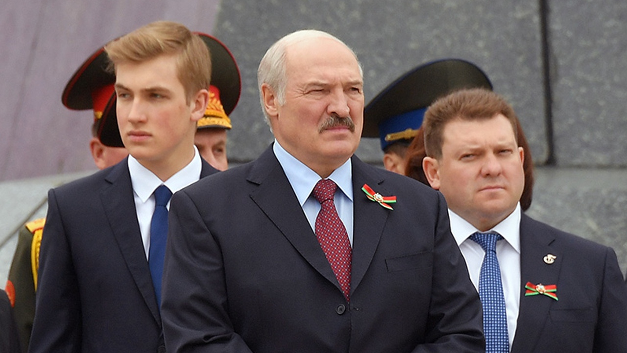 Лукашенко заподозрили в истязаниях беременной матери Коли