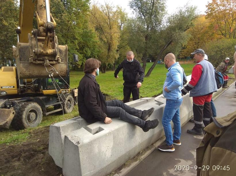 В Кунцево проходят стычки из-за вырубки 400-летних дубов