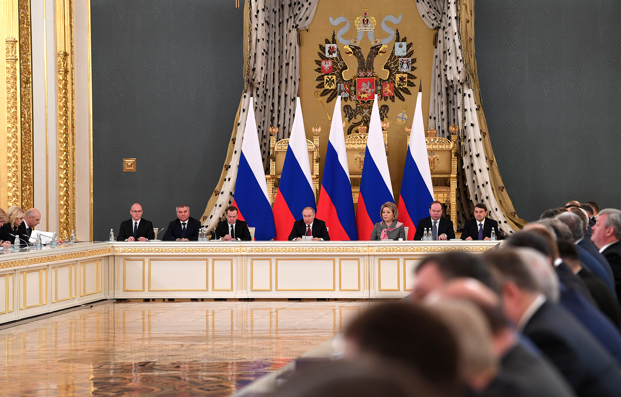 Госсовет вытесняет полпредов