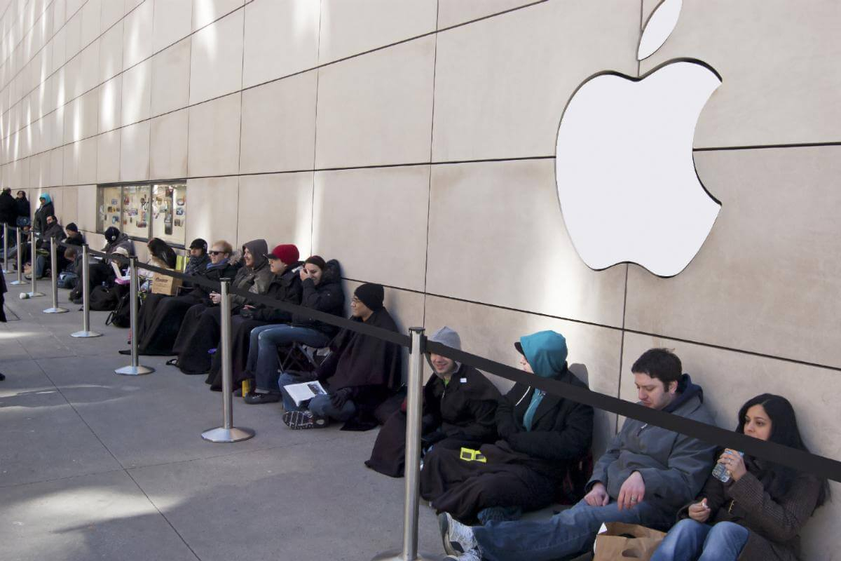 Россияне, купившие iPhone 12, рассказали о неожиданных проблемах с гаджетом