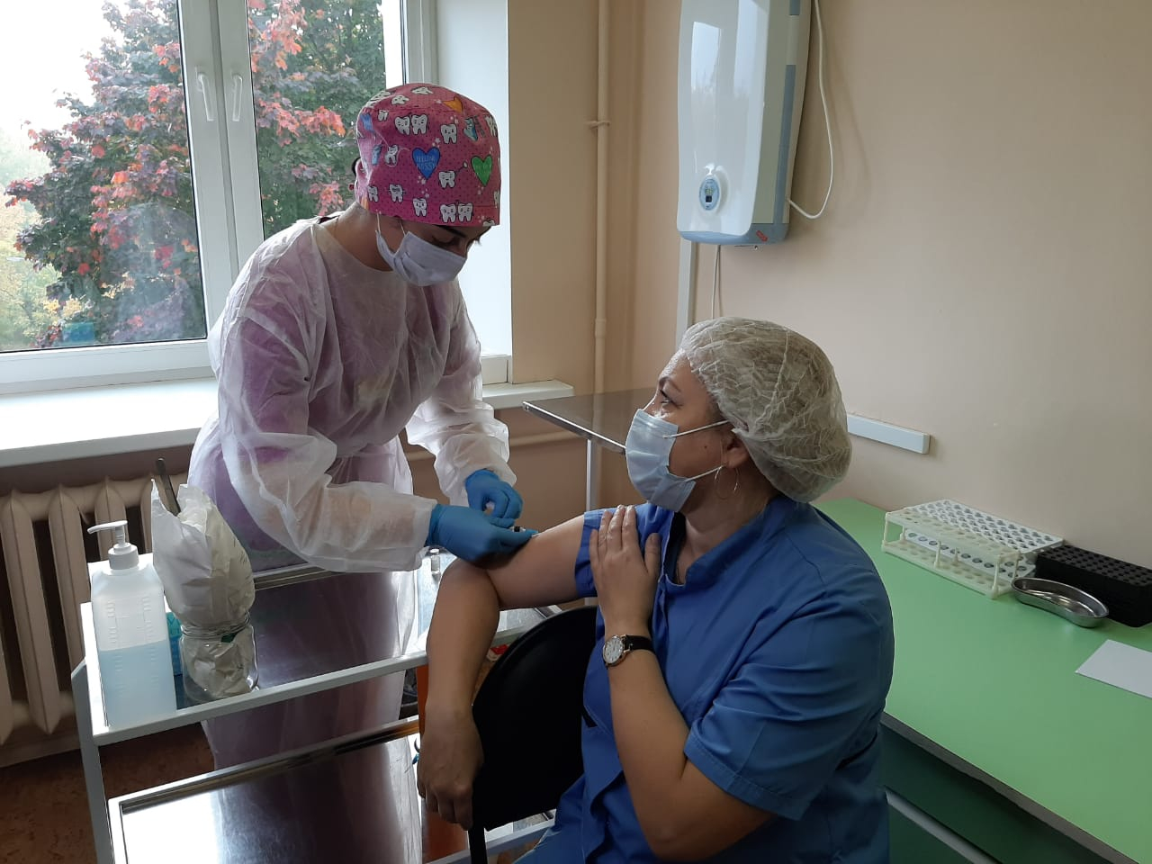 Алтайские медики заразились коронавирусом после вакцинации