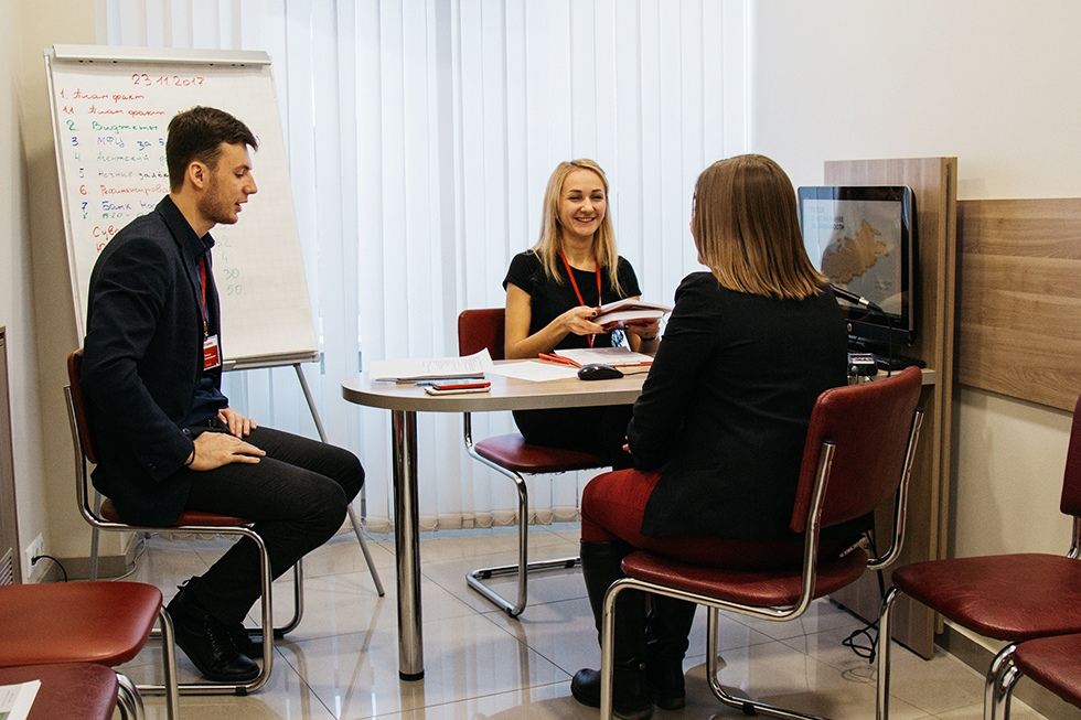 Российских работников все чаще увольняют за высказывания в интернете