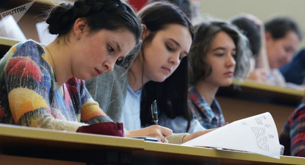 Студенты МГУ собираются подавать в суд на вуз из-за дистанционки