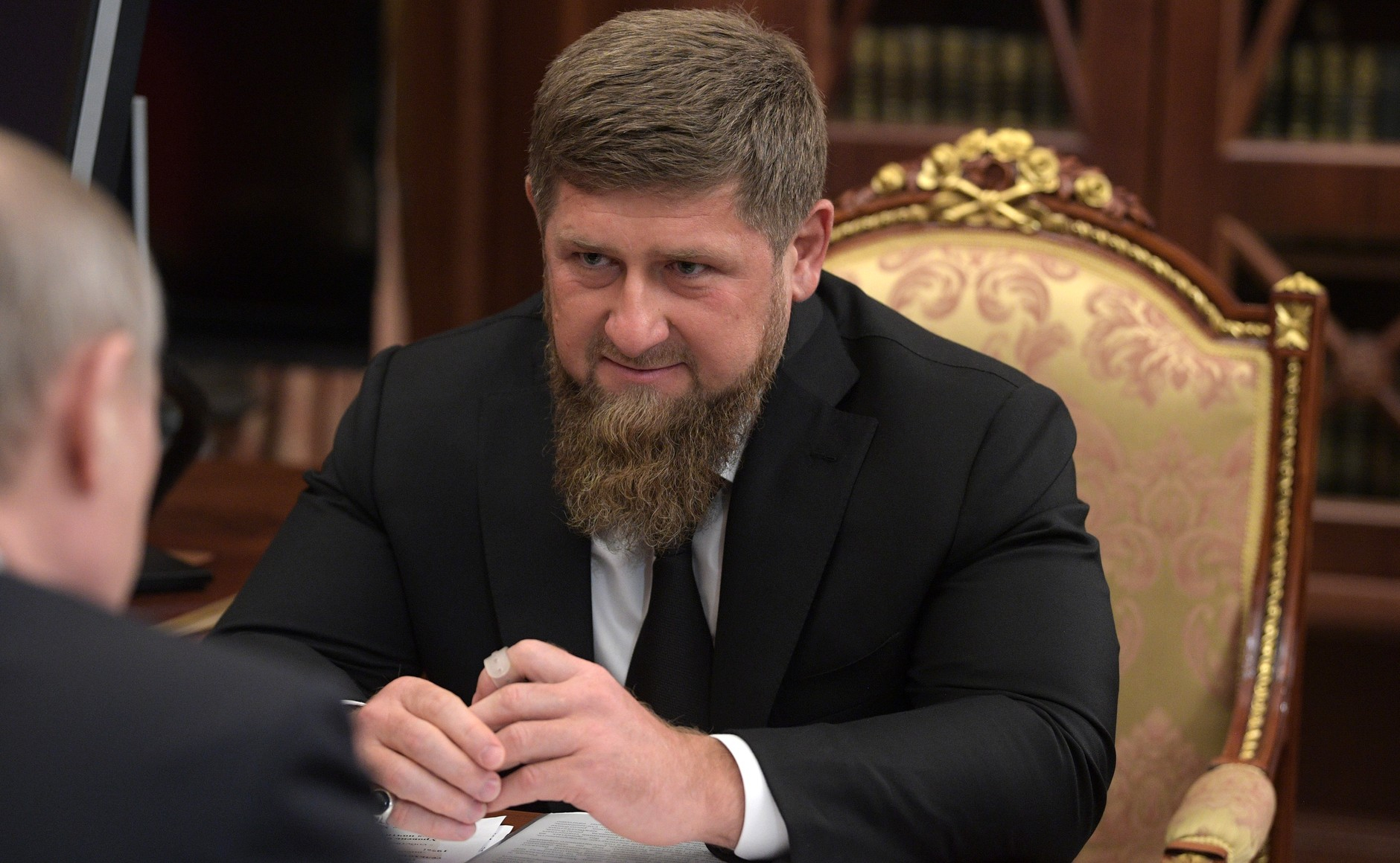 Кадыров призвал силовиков жечь машины за непочтительное отношение к полиции