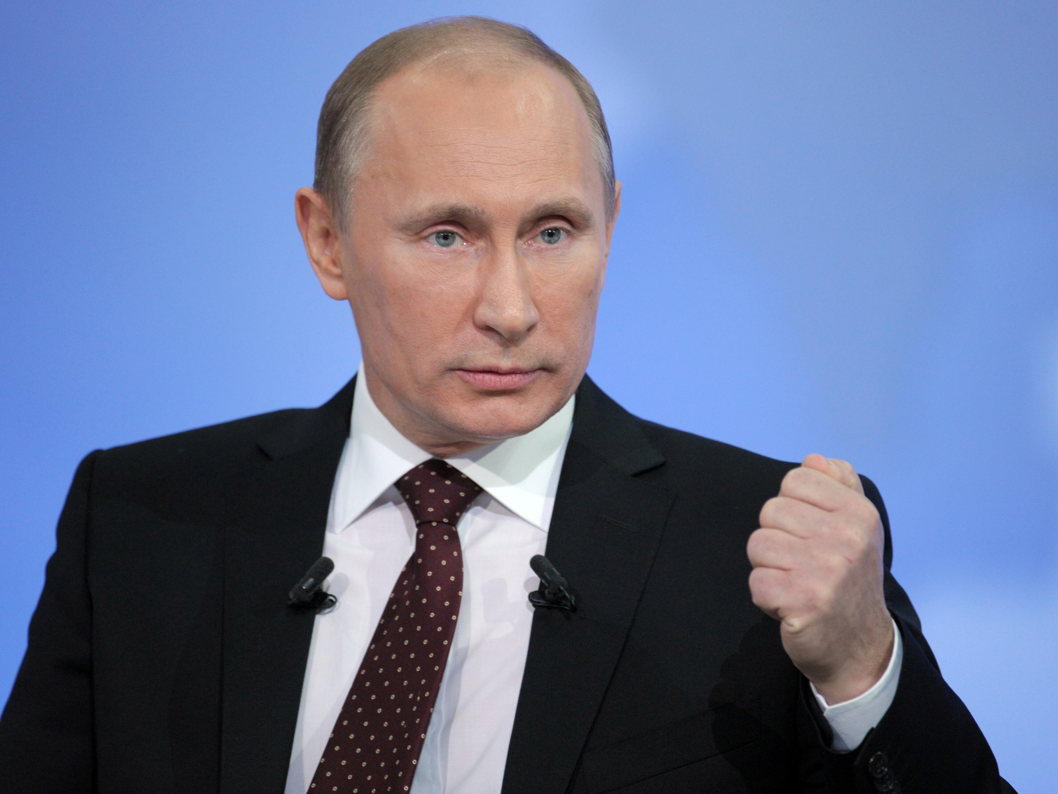Путин решил запретить военным иметь второе гражданство