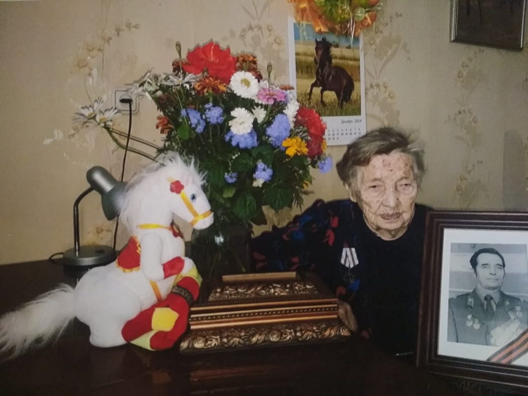 Победила тиф и коронавирус: 101-летняя бабушка готовится к выписке