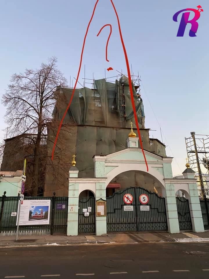 Реставрация по-московски: на Пресне рабочие обрушили колокольню Храма Николая Чудотворца