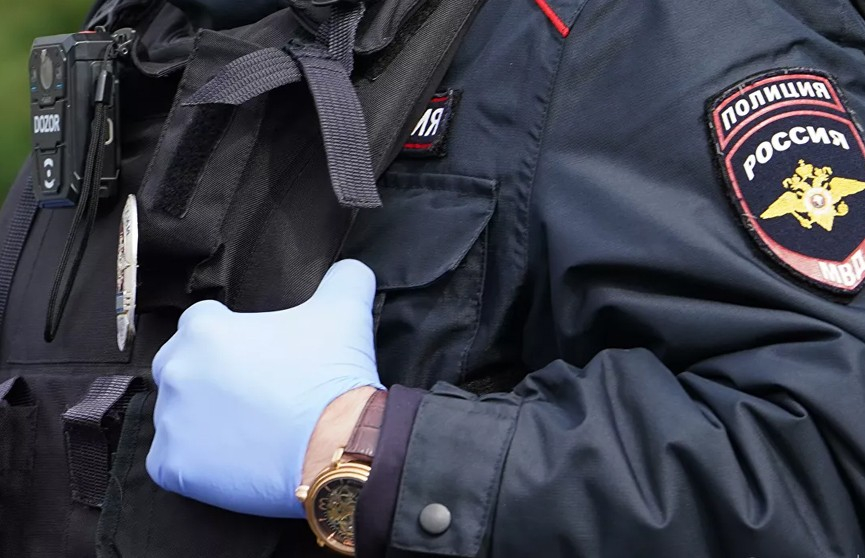 Полицейского, домогавшегося девочки и прострелившего ей в ногу, уволили