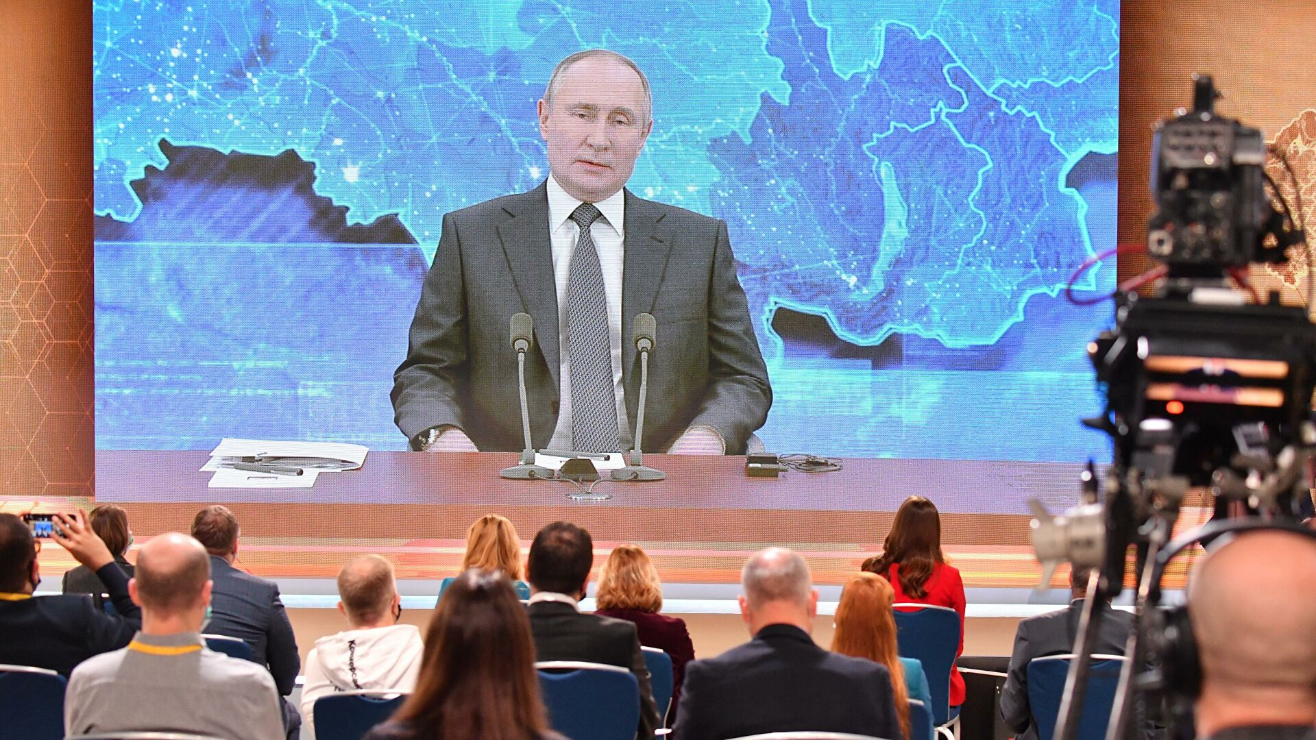Путину задали вопрос о том, делал ли он себе прививку от ковид