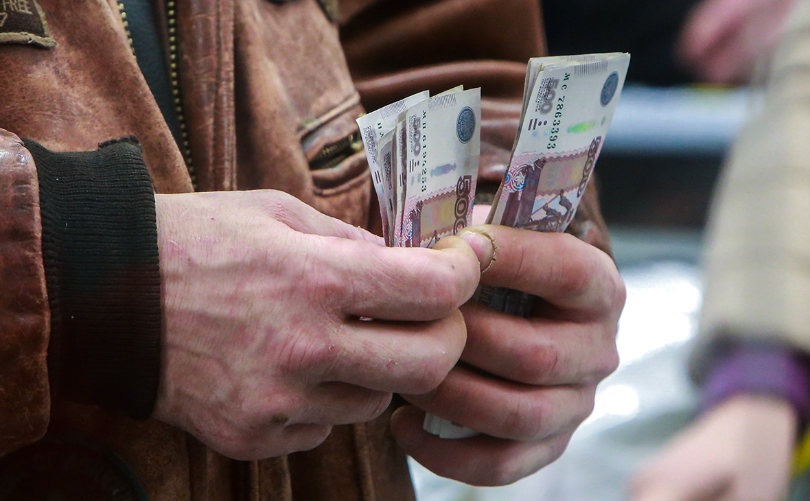 ФНС высчитывает доходы и расходы россиян и сопоставляет их