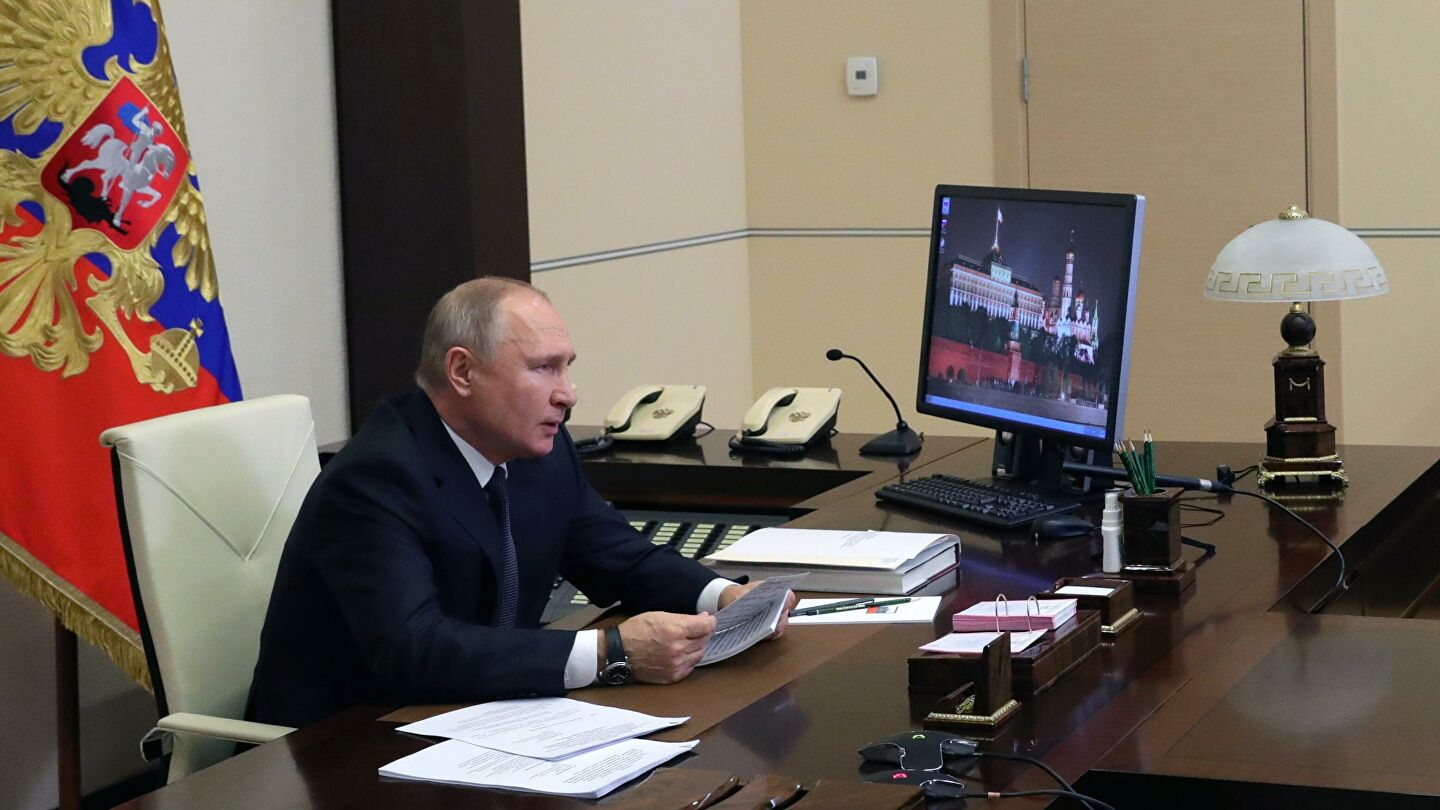 Путин призвал глав регионов сделать 31 декабря выходным днем