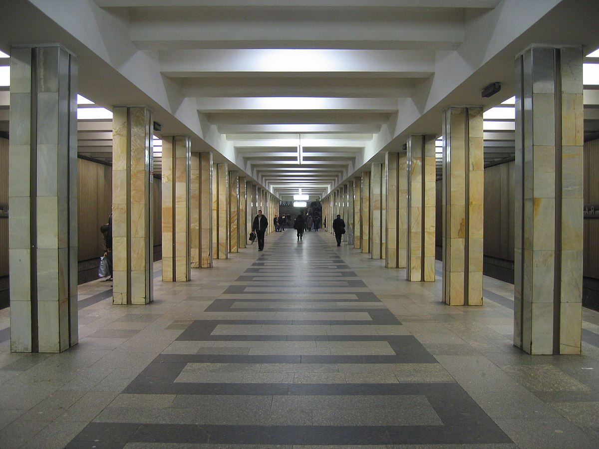 В московском метро во время задержания полицией умер мужчина