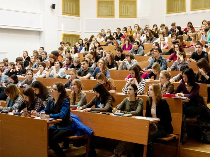 В 2021 году вырастут зарплаты преподавателей и стипендии студентов вузов