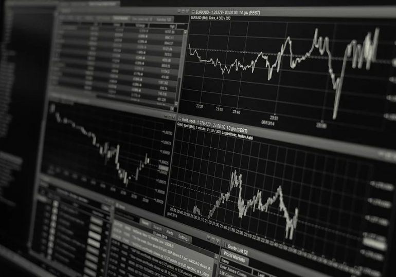 За 2020 год доллар к рублю подорожал на 20%, а евро – на 32%
