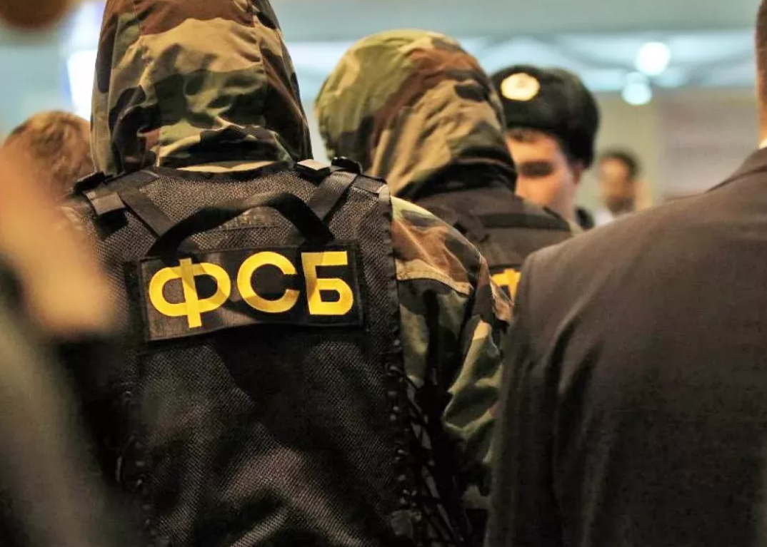 ФСБ задержали подростков, готовивших теракт в школе после просмотра роликов YouTube