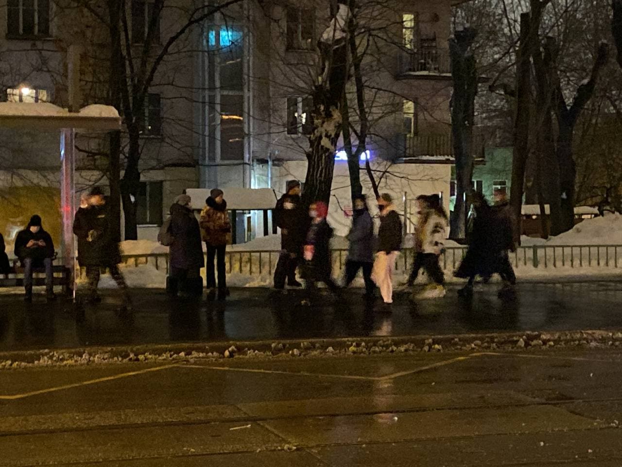 Около