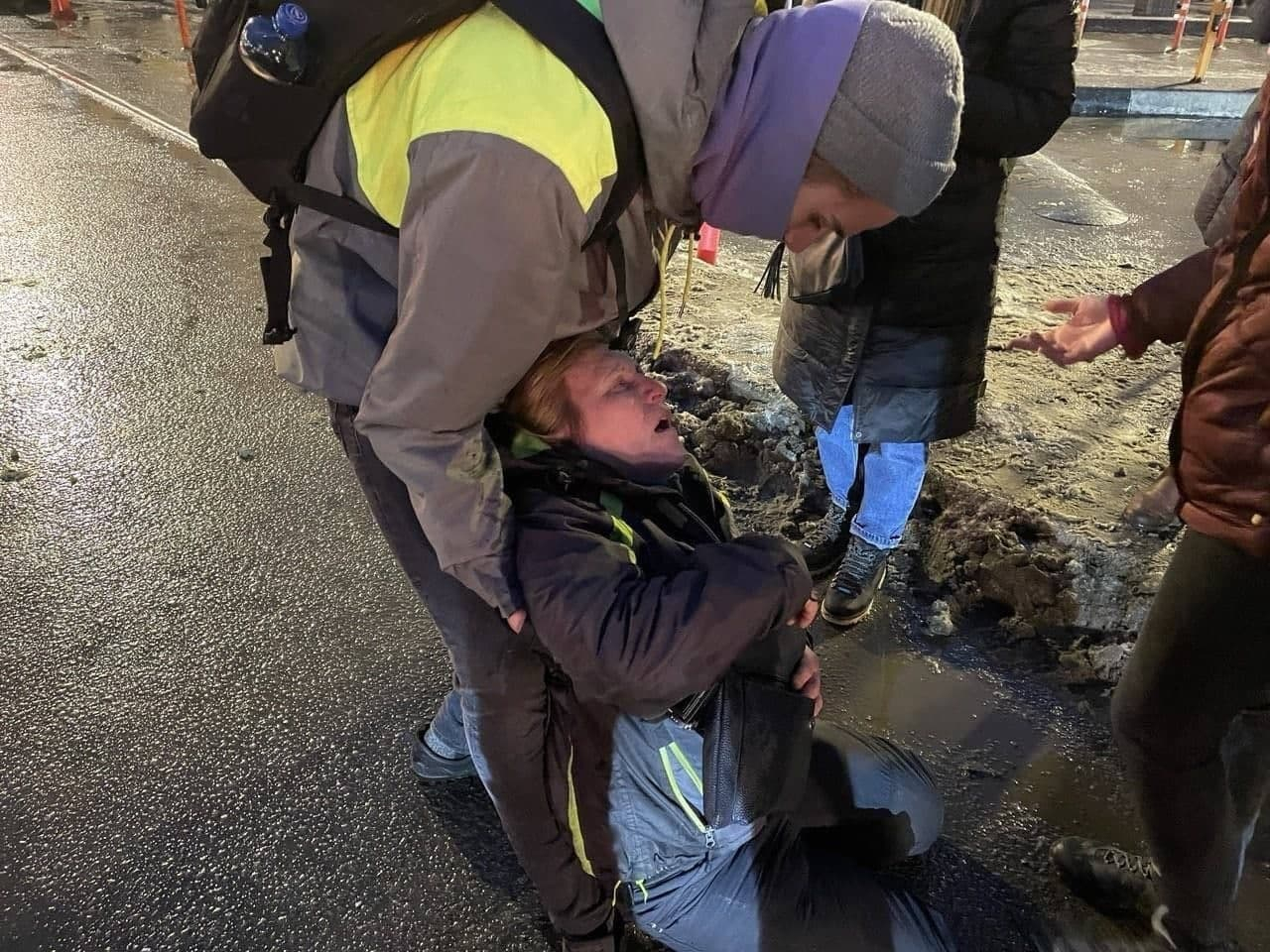 В Петербурге омоновца привлекут к уголовной ответственности за удар в живот женщины