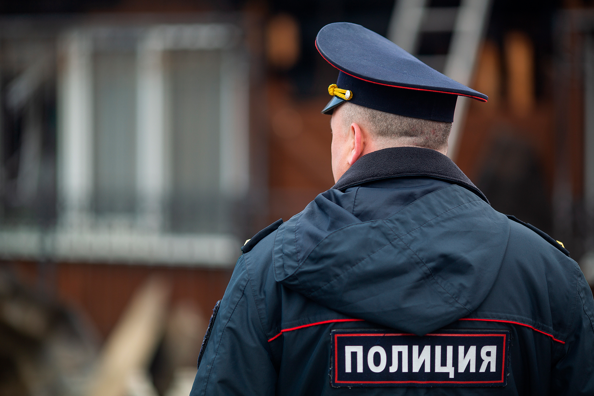 Сибиряк украл во время богослужения куртку, в которой оказалось полмиллиона рублей