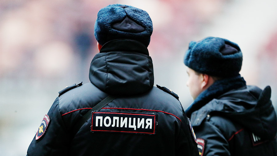 Парень упал с 17-ого этажа на коляску с ребенком