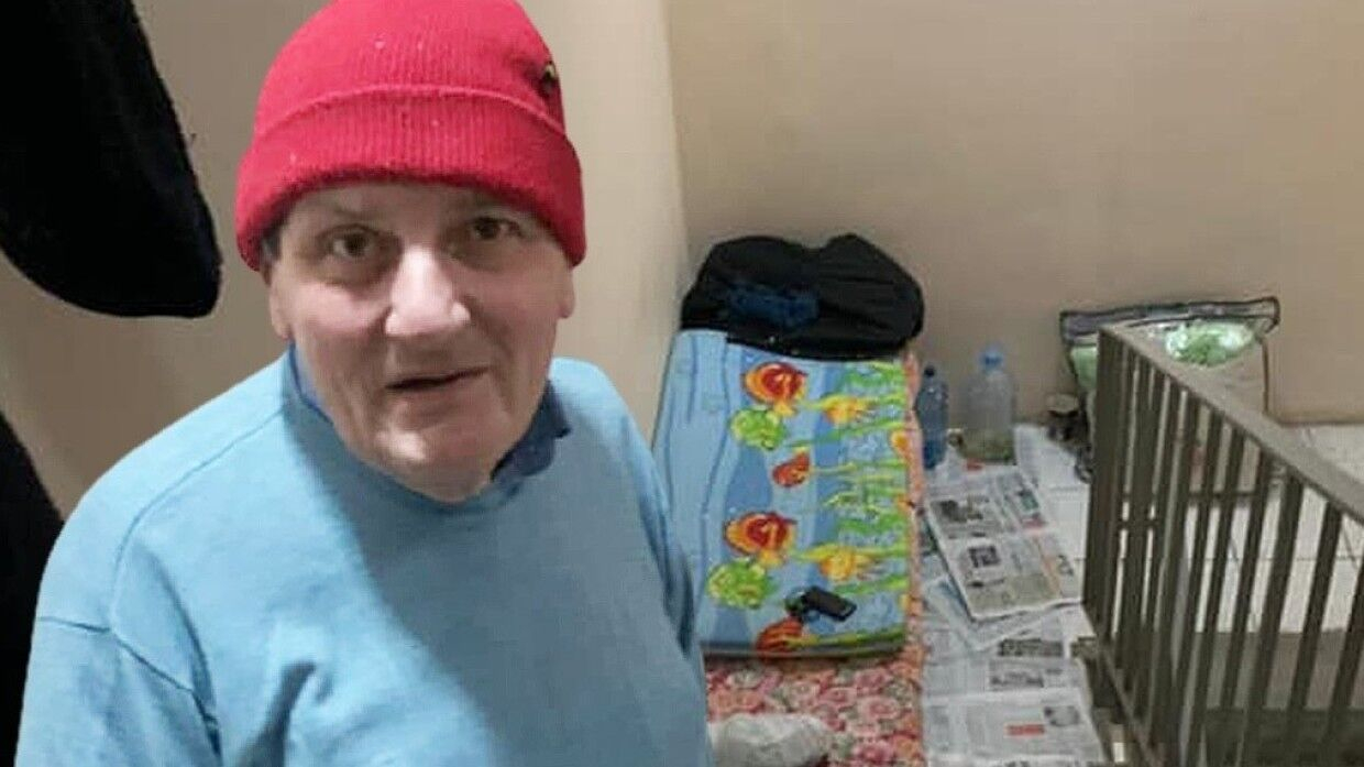 В Москве бездомного журналиста выгнали из подъезда, где он жил восемь месяцев